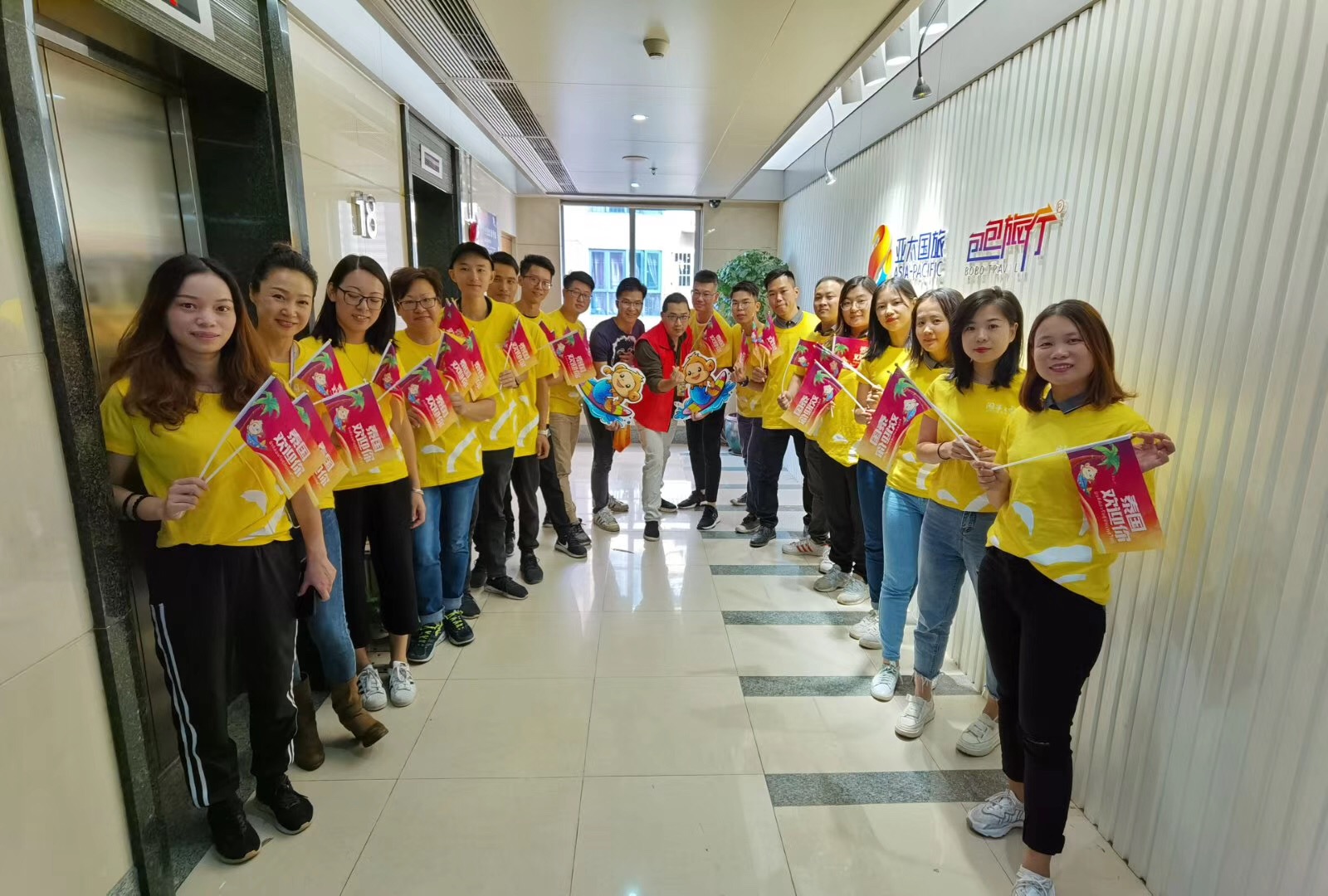 小强学院专访:"千人大团"收割王,年营收过亿,她的